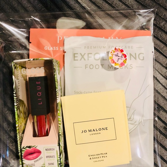 MAKEUP BUNDLE SET OF 6 PIECES NEW 🔥 - Picture 3 of 12